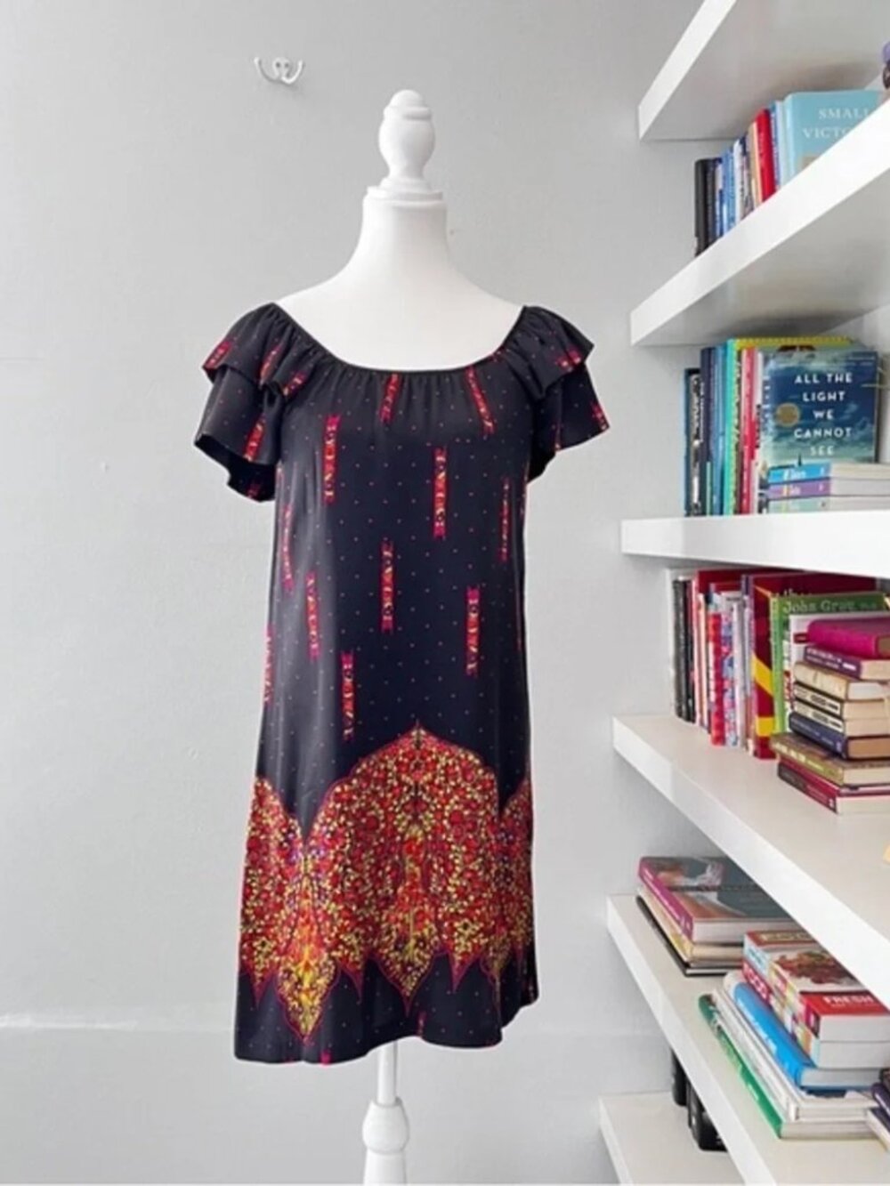Tori Richard black Silk Off The Shoulder Dress size 4